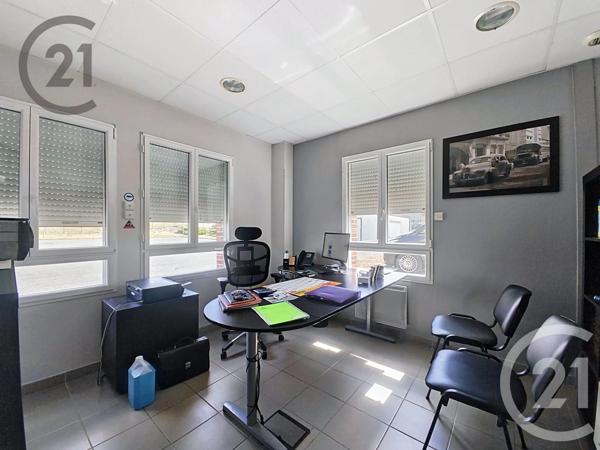 à vendre  621 m 2   SEZANNE  - 51