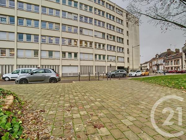 à vendre  621 m 2   SEZANNE  - 51