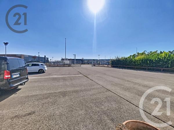 à vendre  621 m 2   SEZANNE  - 51