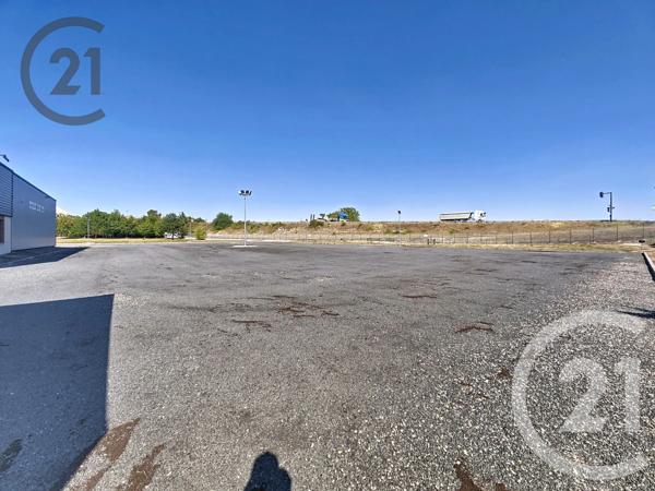 à vendre  621 m 2   SEZANNE  - 51