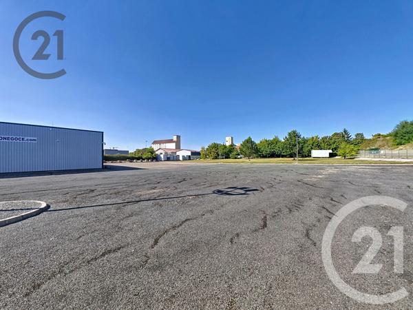 à vendre  621 m 2   SEZANNE  - 51