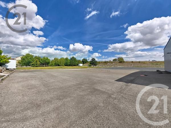 à vendre  621 m 2   SEZANNE  - 51