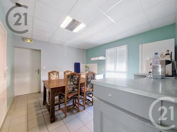 à vendre  621 m 2   SEZANNE  - 51