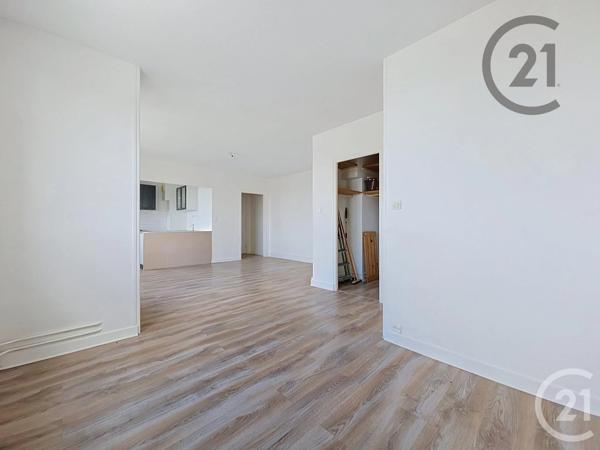 Appartement F3 à vendre  3 pièces - 63,18 m 2   TROYES  - 10