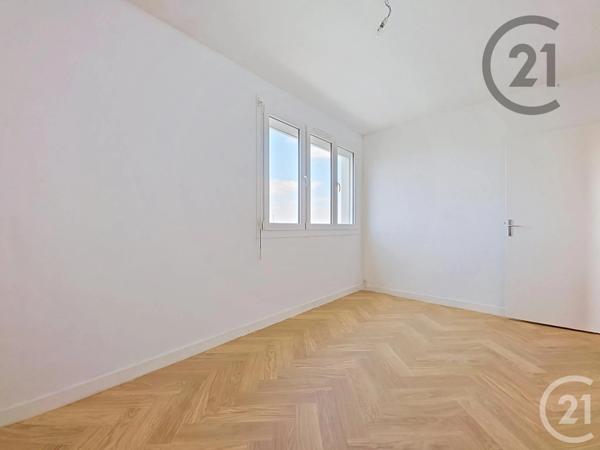Appartement F3 à vendre  3 pièces - 63,18 m 2   TROYES  - 10