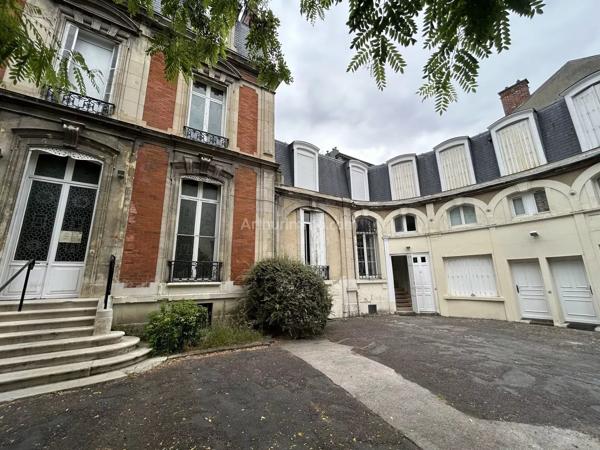 Location                                                      Appartement
                        
                     2 pièces                      31 m2                     à Reims