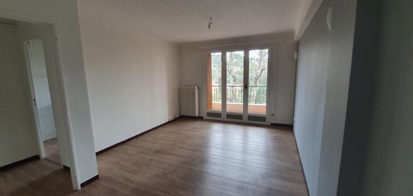 À vendre Allauch La Pounche (13190) Appartement T4 avec garage, cave et balcons