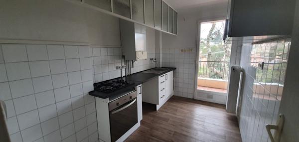 À vendre Allauch La Pounche (13190) Appartement T4 avec garage, cave et balcons