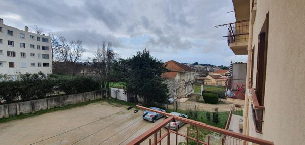 À vendre Allauch La Pounche (13190) Appartement T4 avec garage, cave et balcons