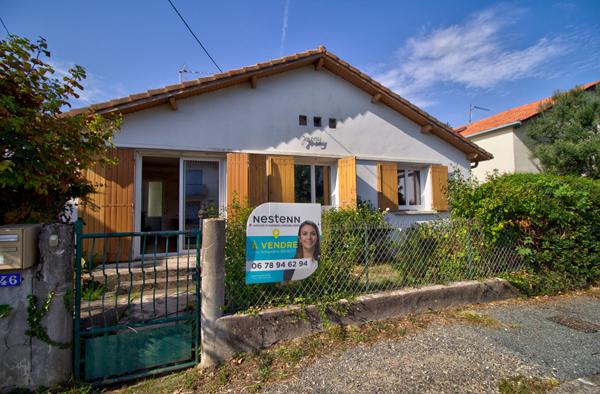LE PASSAGE - Secteur VIEUX PASSAGE - Maison de plain-pied de 125m² avec fort potentiel, garage de 30m² , sur un terrain de 1 045m²