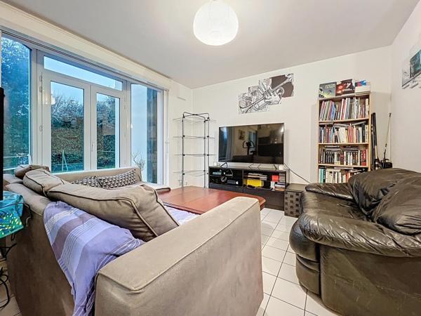 A VENDRE LAMBEZELLEC - T1 BIS - 39 M2 - JARDIN - PARKING - LOCATAIRE EN PLACE