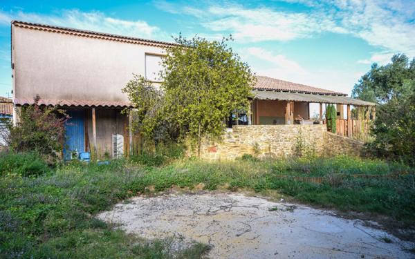 Maison à vendre    5 pièces •  Laudun-l'Ardoise