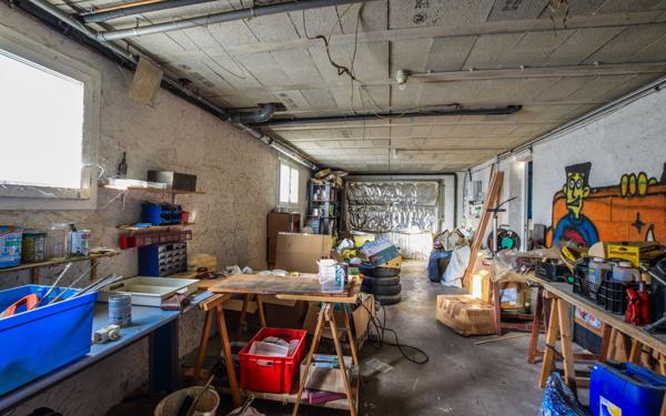 Maison à vendre    5 pièces •  Laudun-l'Ardoise