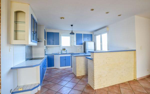 Maison à vendre    5 pièces •  Laudun-l'Ardoise