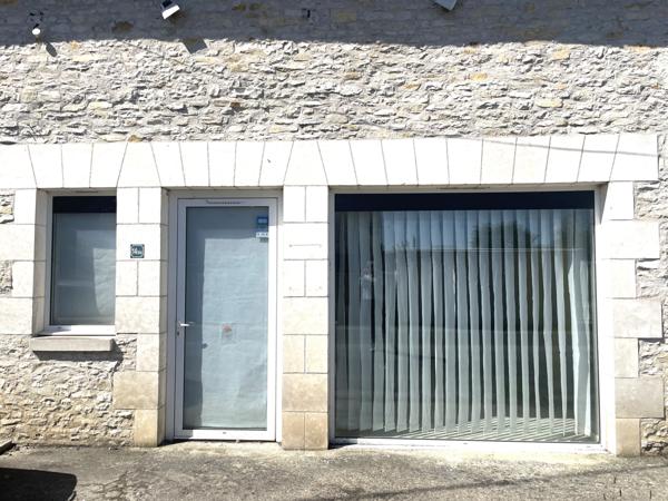 MAISON avec JARDIN // Centre ST JEAN DE SAUVES