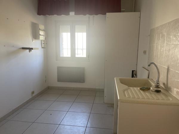 MAISON avec JARDIN // Centre ST JEAN DE SAUVES