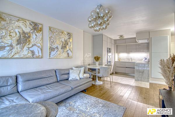 Versailles Notre-Dame Appartement 4 pièces 69.45 m² carrez avec terrasse de 27 m² €770 000 ** - Référence 27251