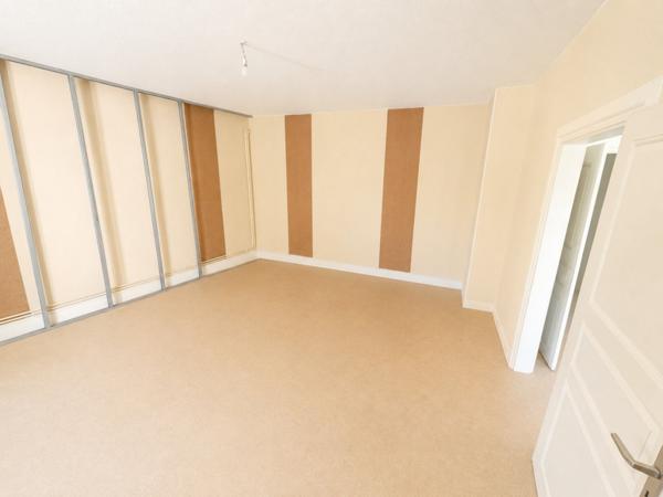 Appartement 4 pièces  108 m²  Fort potentiel + combles aménageables  Soultz