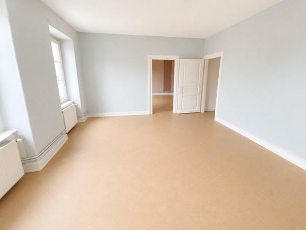 Appartement 4 pièces  108 m²  Fort potentiel + combles aménageables  Soultz
