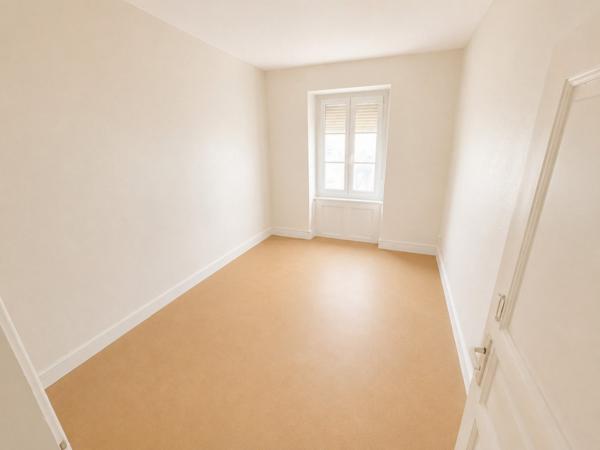 Appartement 4 pièces  108 m²  Fort potentiel + combles aménageables  Soultz