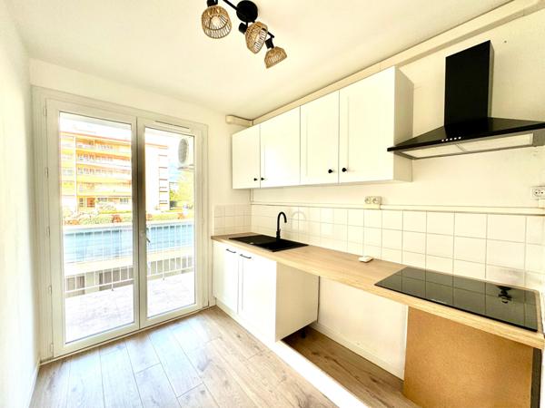 Fréjus plage/st raphaël- T2 de 48m2 rénové avec parking et cave à 5mn de la mer !