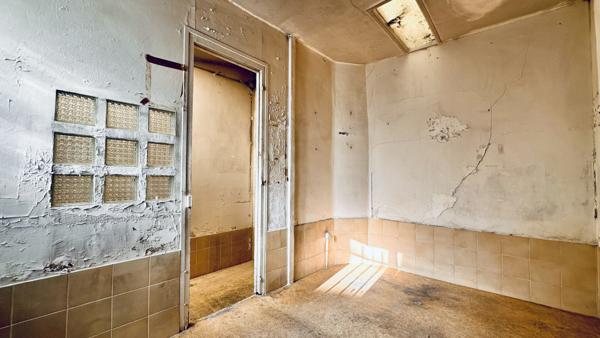 A VENDRE ATELIER / LOFT "COMME UNE MAISON" 116 M2 PARIS 10E CANAL SAINT MARTIN RUE RECHERCHÉE