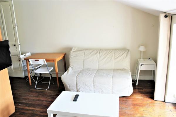 Studio meublé avec terrasse