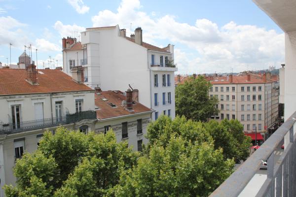 Studio meublé avec terrasse
