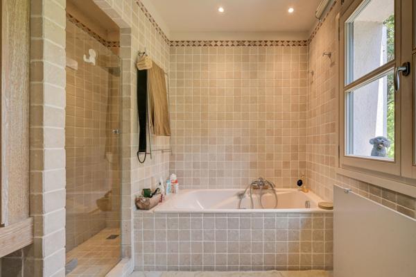 Vente Maison de luxe Aix-en-Provence 6 Pièces 275 m²