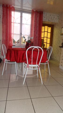 Dpt Vosges (88), MIRECOURT MAISON de ville P6 avec TERRASSE couverte, cave