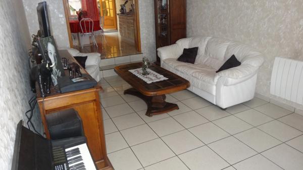 Dpt Vosges (88), MIRECOURT MAISON de ville P6 avec TERRASSE couverte, cave