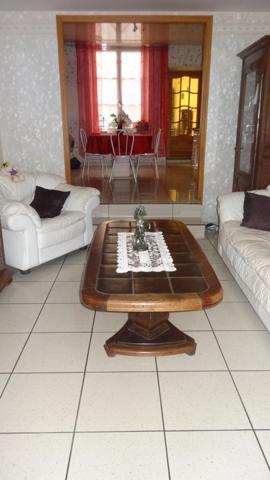 Dpt Vosges (88), MIRECOURT MAISON de ville P6 avec TERRASSE couverte, cave