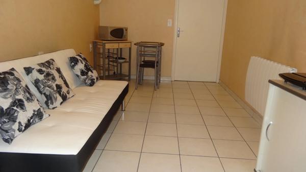 Dpt Vosges (88), MIRECOURT MAISON de ville P6 avec TERRASSE couverte, cave