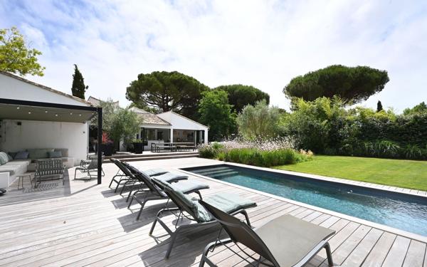 Maison à vendre    8 pièces •  Les Portes-en-Ré