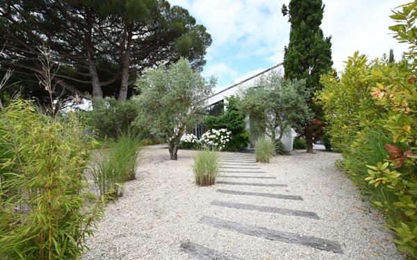 Maison à vendre    8 pièces •  Les Portes-en-Ré