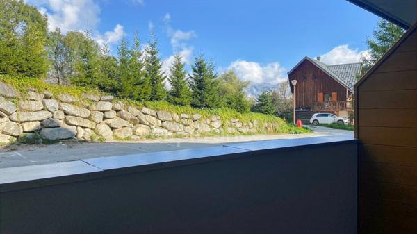 En Savoie (73), à vendre T3 en RDC, parking en sous sol, pleine propriété, domaine des Sybelles