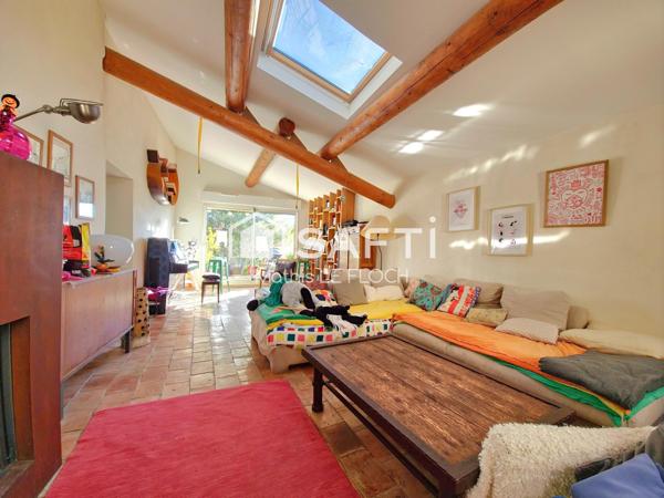 Charmante maison de village à vendre au cœur de la commune de Pélissanne