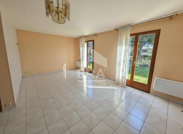 Maison à vendre de plain pied à Montpon-Ménestérol 