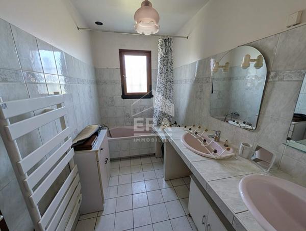 Maison à vendre de plain pied à Montpon-Ménestérol 