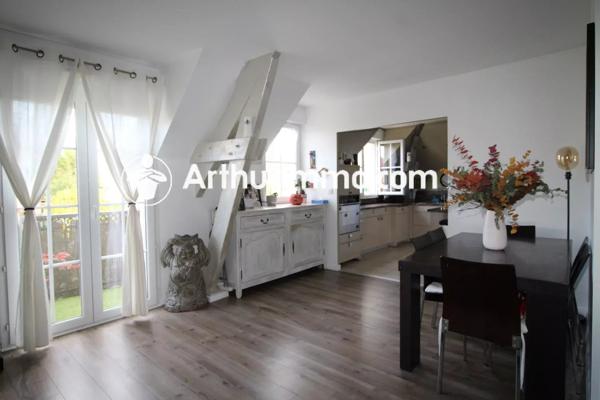 Location                                                      Appartement
                        
                     3 pièces                      81 m2                     à Lieusaint
