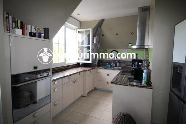 Location                                                      Appartement
                        
                     3 pièces                      81 m2                     à Lieusaint