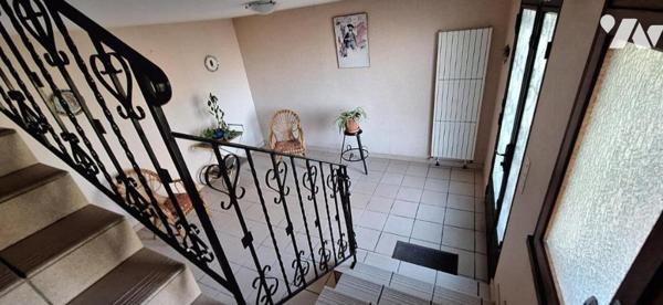 VIC-FEZENSAC, villa centre ville de 200m² + 160m² sous-sol sur terrain de 1923m²