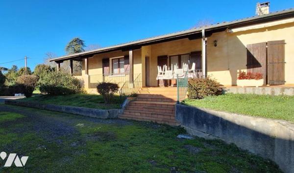 VIC-FEZENSAC, villa centre ville de 200m² + 160m² sous-sol sur terrain de 1923m²