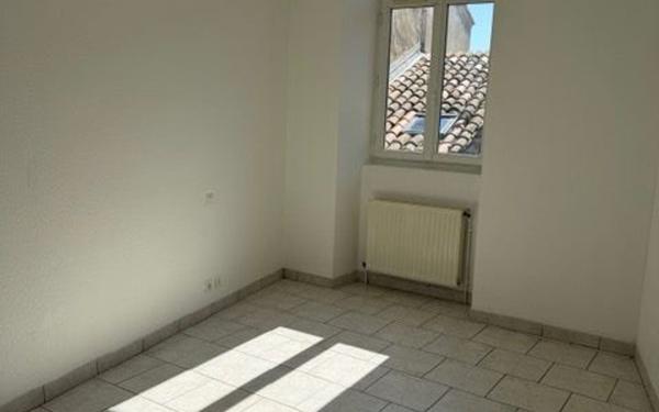 Appartement à vendre    3 pièces • 71 m2 Aubenas