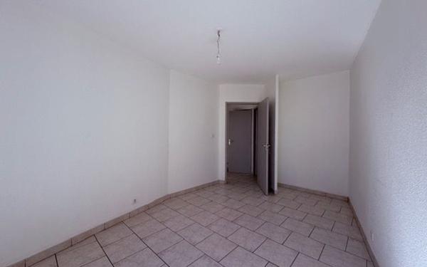 Appartement à vendre    3 pièces • 71 m2 Aubenas