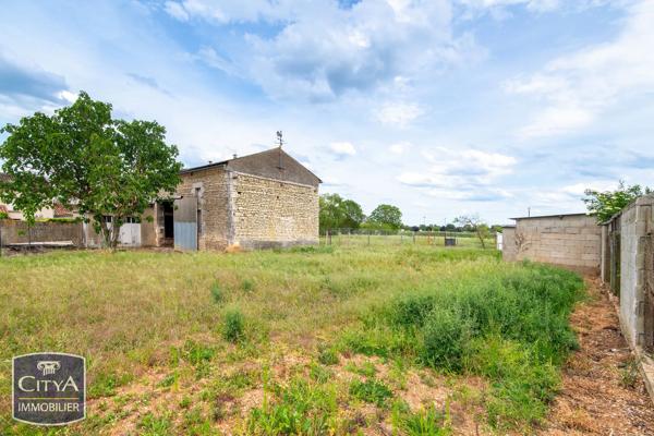 Maison à vendre 1 pièce 96m² Neuville-de-Poitou (86170)