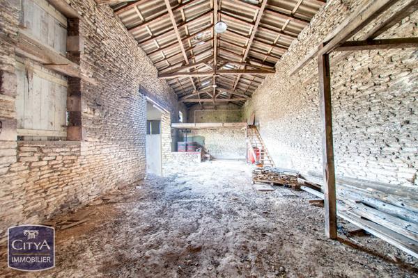 Maison à vendre 1 pièce 96m² Neuville-de-Poitou (86170)