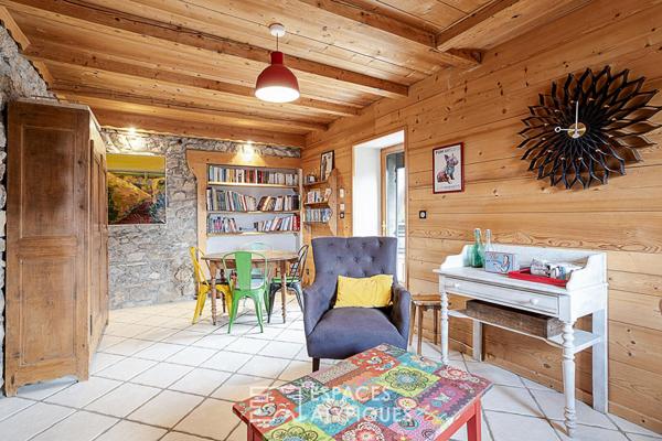 Ancienne ferme rénovée et son gite au coeur d’un village alpin