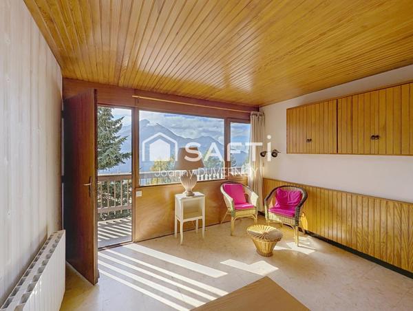 Grand T2 dans petite copro