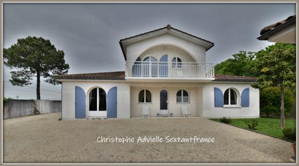Bordeaux proche, maison individuelle style arcachonnaise sur 1000 M2 de terrain, double garage